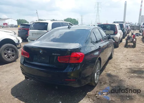 2017 BMW 320I z USA, uszkodzony, nr VIN WBA8A9C35HK620558